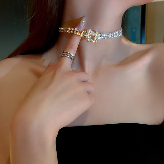 Pearl Choker: A Touch of Modern Elegance for Your Neckline
